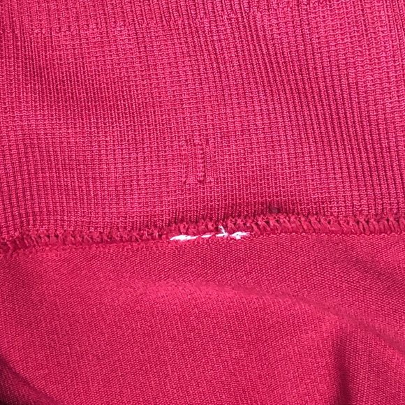 Lululemon Zone in Tight Seemless Cranberry size 6 - Picture 4 of 7